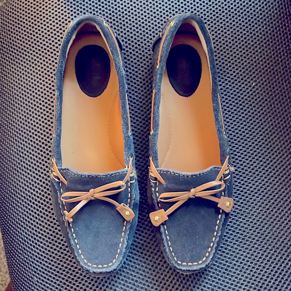 Clarks Artisan Navy Suede Loafers EUC size 5